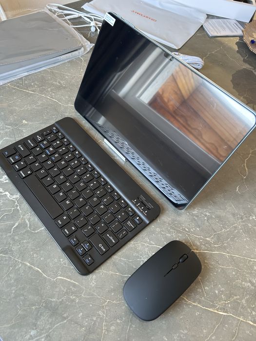 Продава се чисто нов таблет Teclast T60 Plus + клавиатура и аксесоари