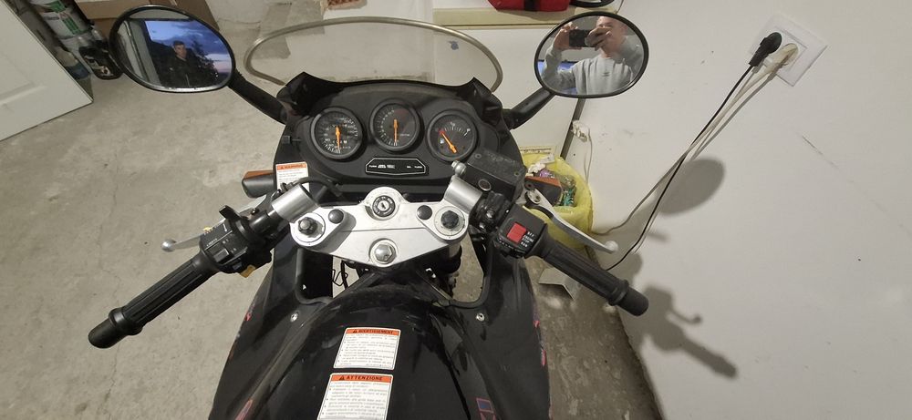 Vand Suzuki GSXF 600