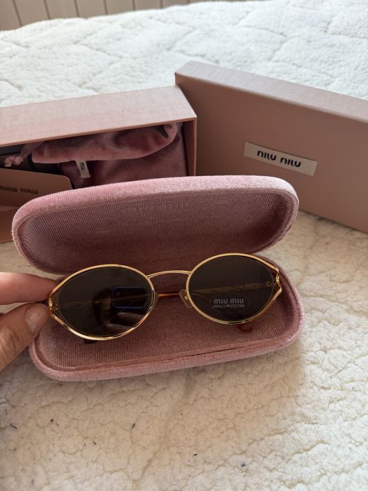 Нови слънчеви очила MIU MIU