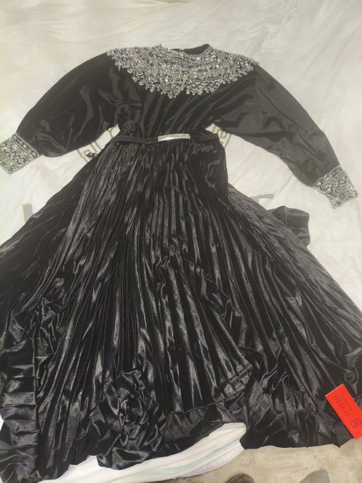 Срочно продаю платье .