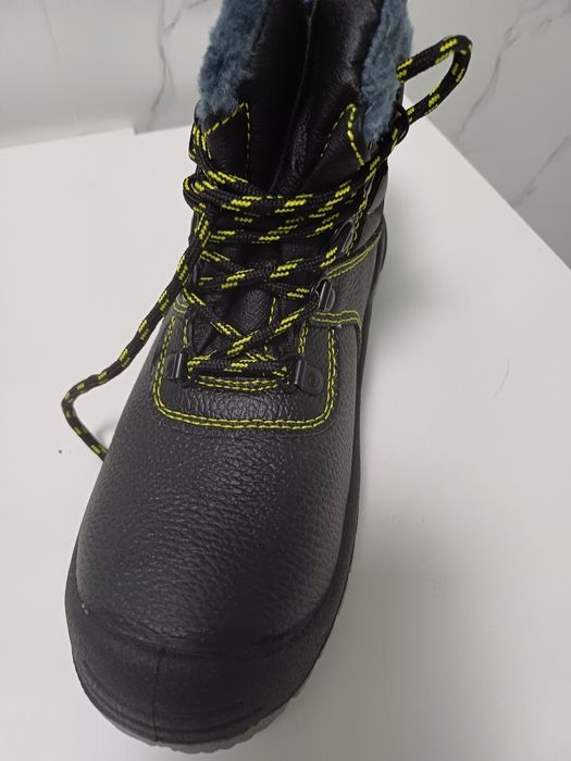 Ботинки зимние новые