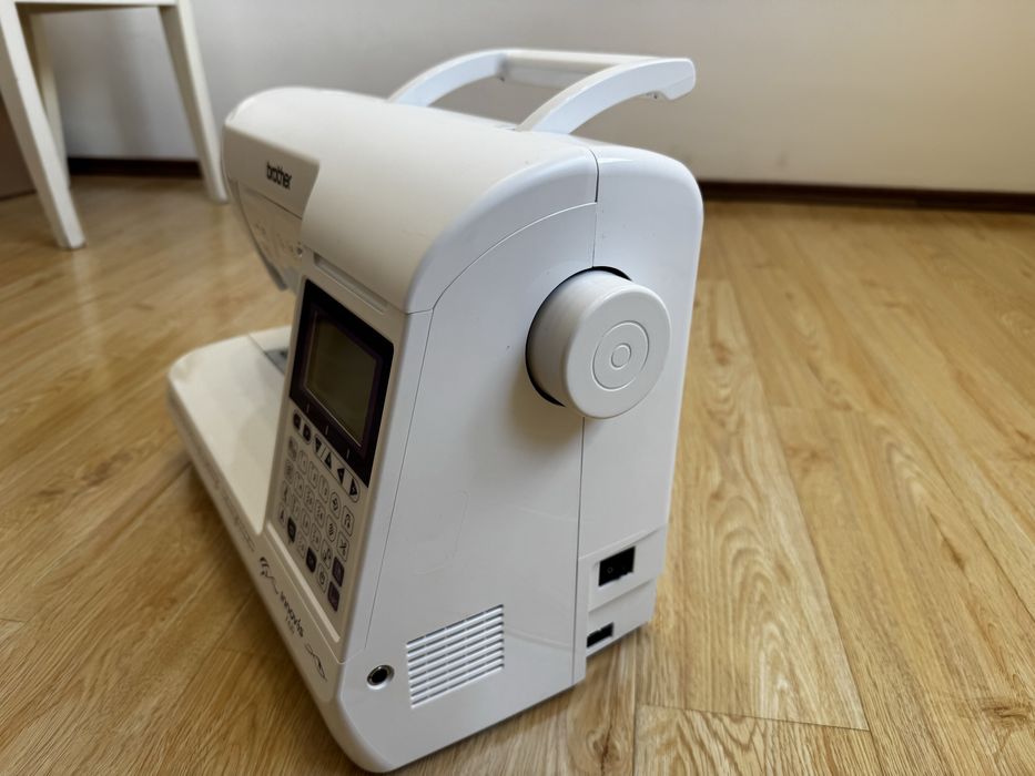 Masina de cusut Brother F 420