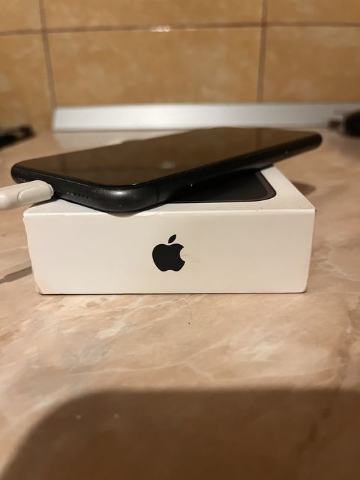 iPhone 11 ca NOU, Baterie 98%, la Cutie - Pentru piese (iCloud)