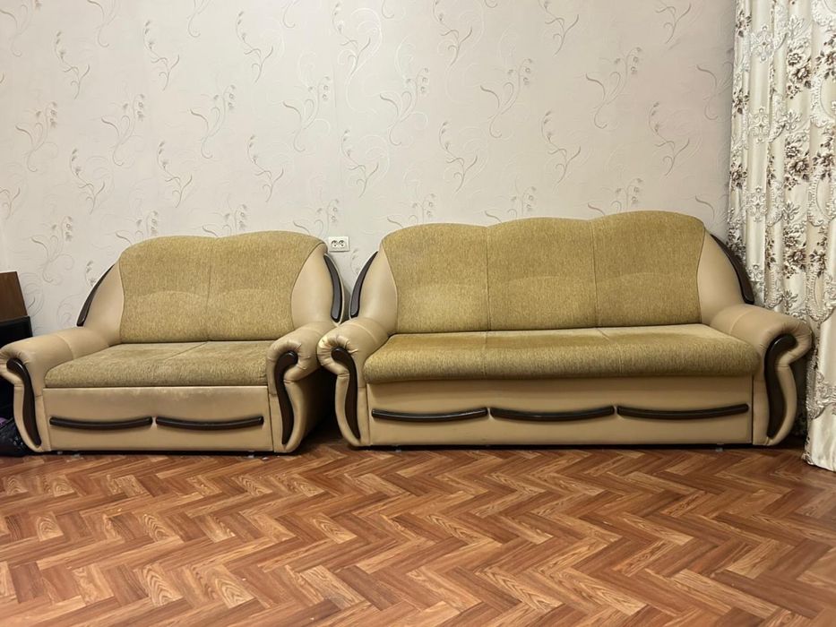 Диван в комплекте с 2 креслами