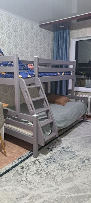 Продам двухярусную кровать