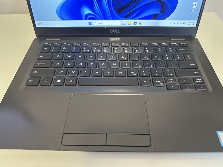Dell 5300 Laptop 13’’ i7 Gen8 16 Gb DDR4 256Gb SSD NVMe Win 11 Pro OEM