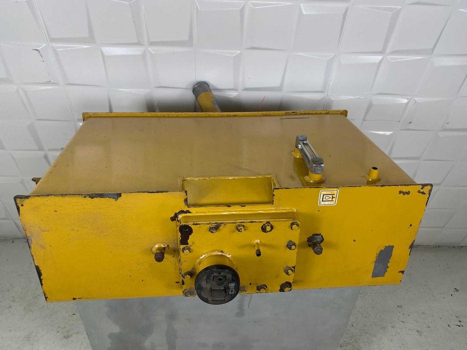 Rezervor hidraulic CATERPILLAR 930G -Piese de schimb Caterpillar.