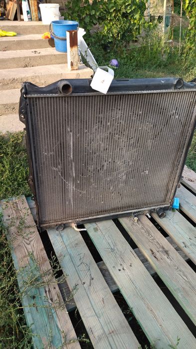 Продам радиатор на Сюрф 185