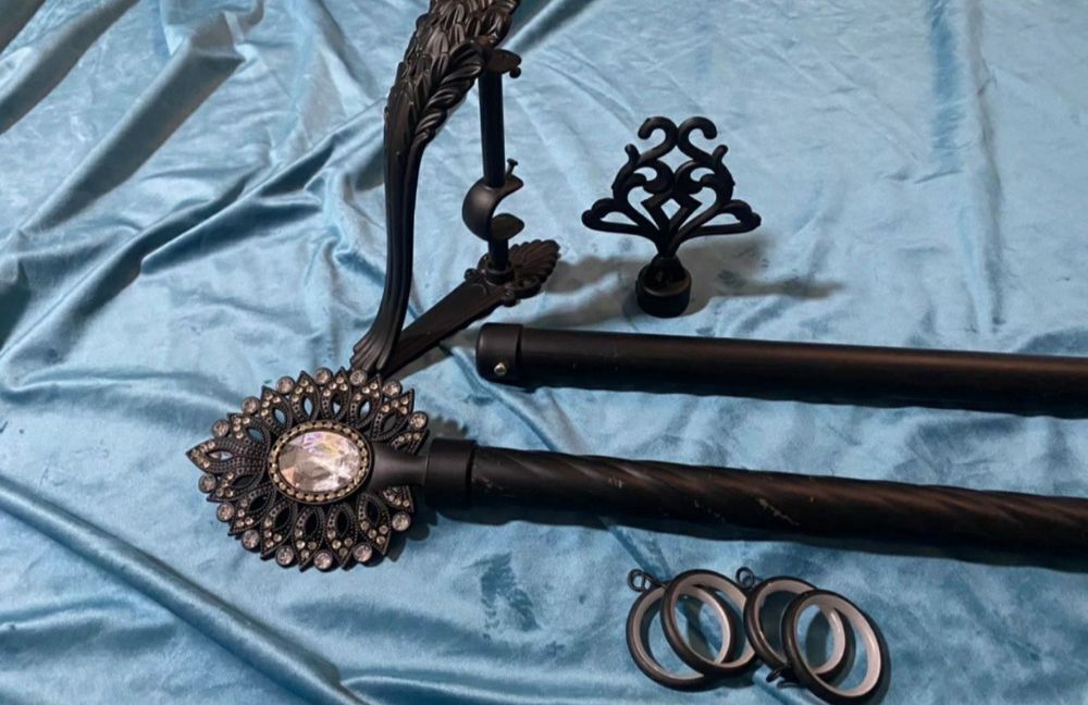 Устанофка карниз