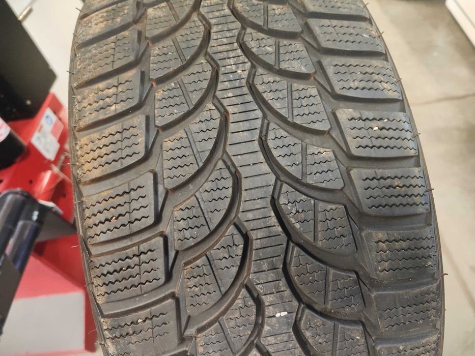 2бр. зимни гуми 235/35/19 Bridgestone