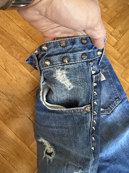 Продавам оригинални дънки на DSQUARED