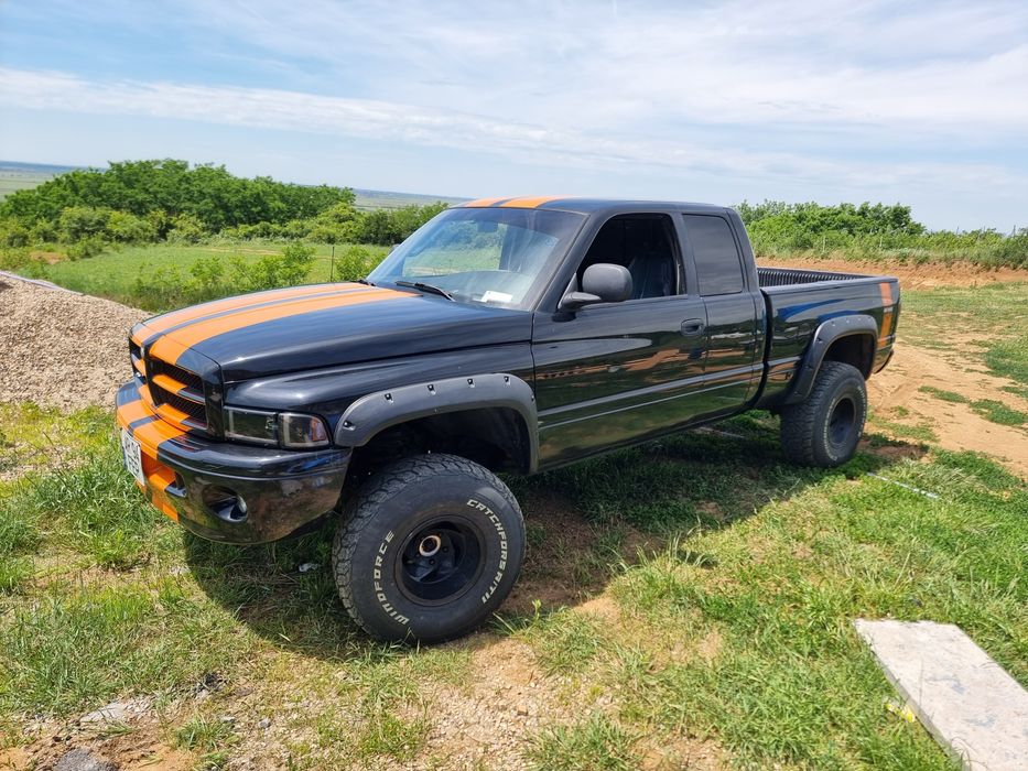 Vand dodge ram 1500 srt  5.9 v8 +gpl