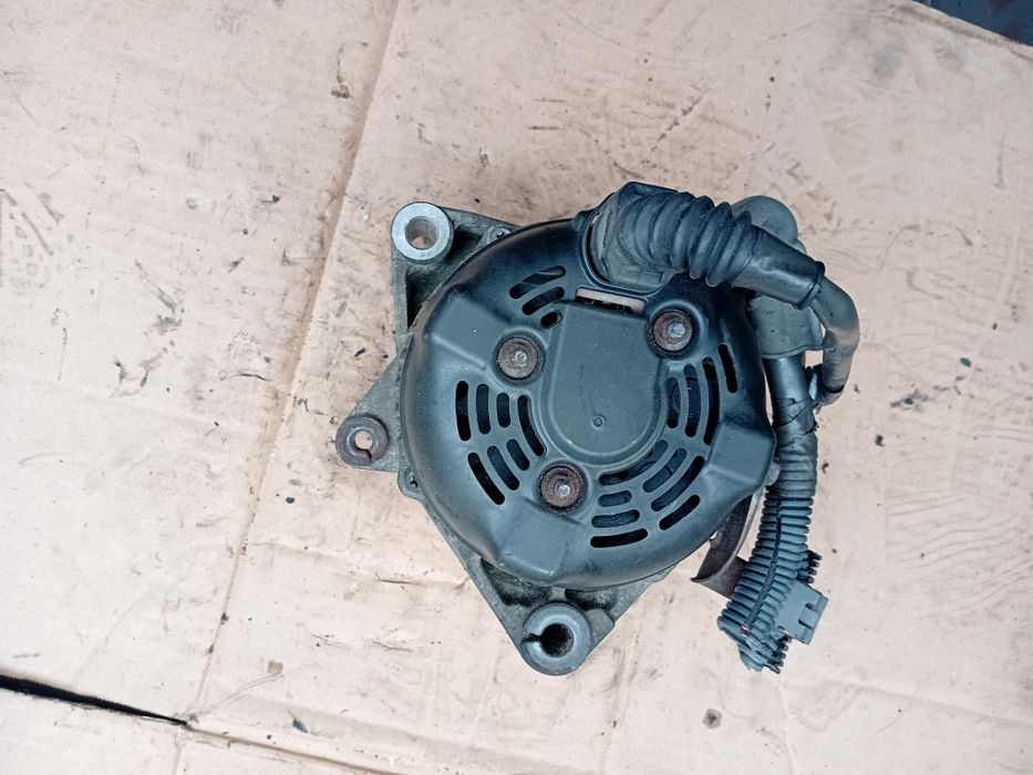 Генератор Toyota  land cruiser