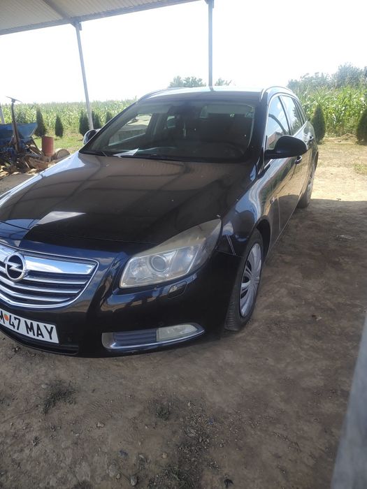 Vând Opel Insignia