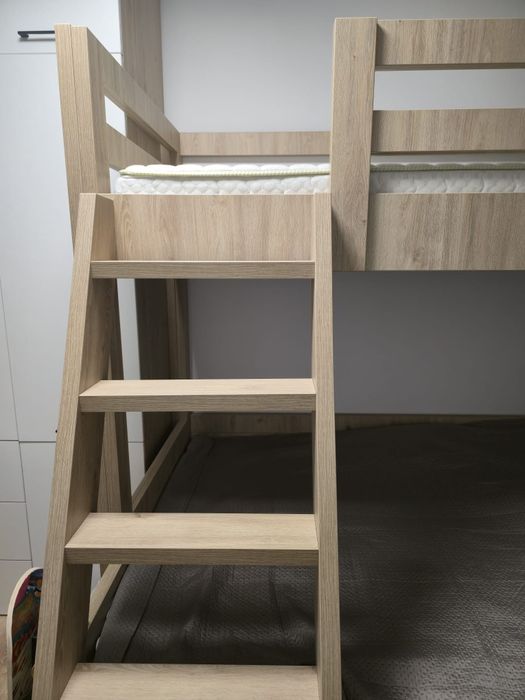 Vand pat supraetajat premium!