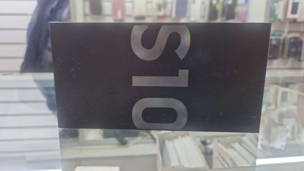 Срочно продам телефон samsung galaxy s10!