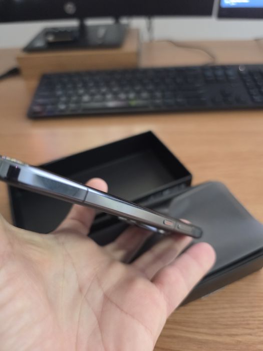 Vand Honor Magic 7 Pro - impecabil ca nou + carcasa carbon