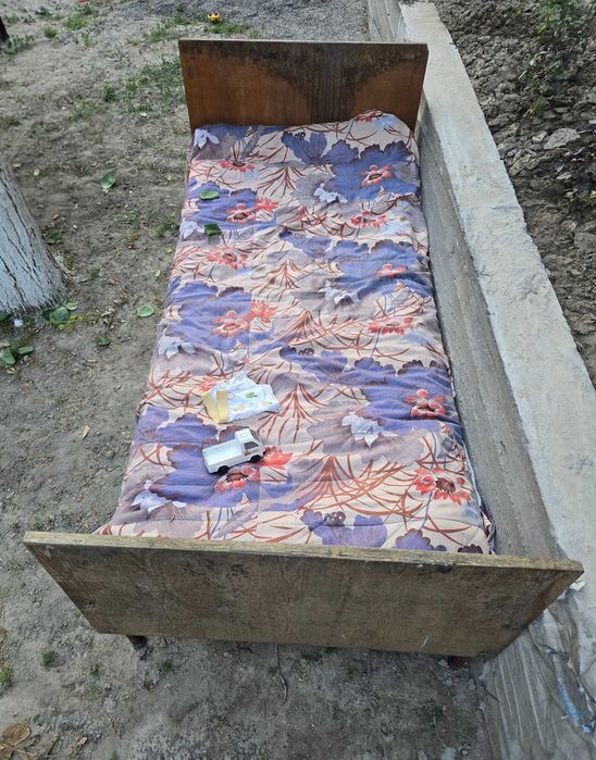 Setkali Krovat Sotiladi. 1 kishilik