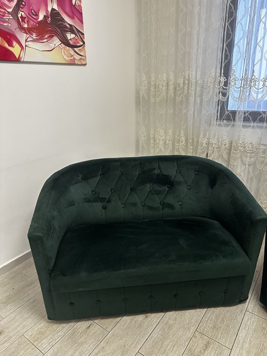 Doua canapele+ masa +scaune