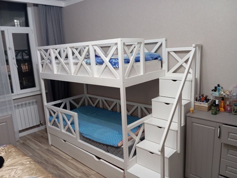 Продам 3 ярусную кровать