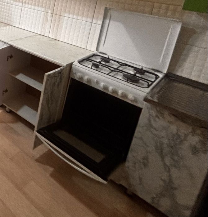 Продам газ плиту