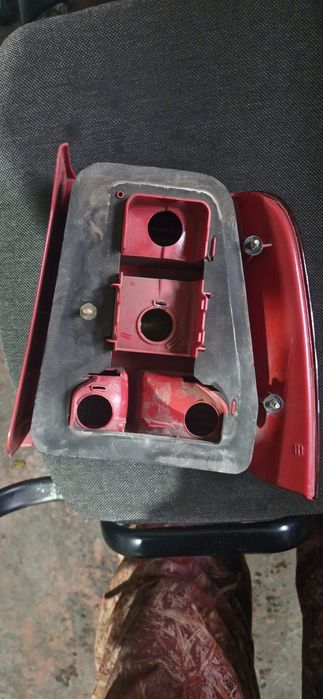 passat b5 зад левый фонарь(седан)