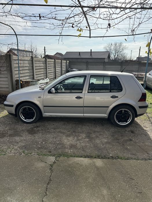 De vanzare Golf 4