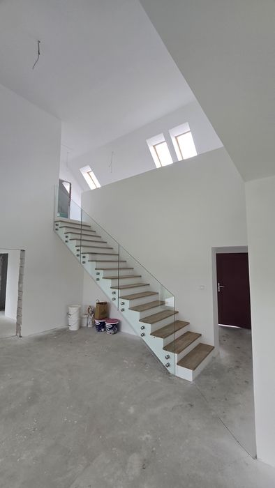 Casa premium eficienta energetic, proiect deosebit, 3 dormitoare, 140 mp utili cu 600 mp curte