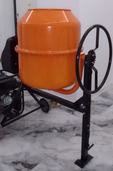 Продам бетономешалку