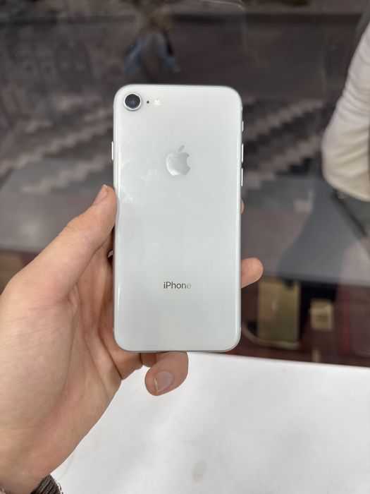 Iphone 8 сотилади