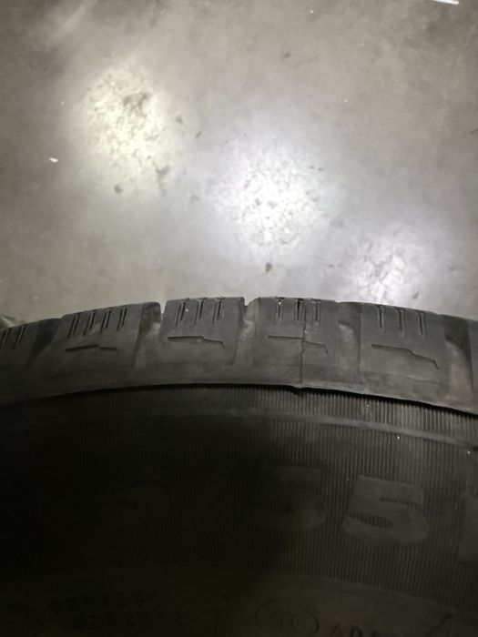 Продам зимние шины Nokian