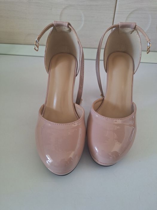 Pantofi nude masura 35