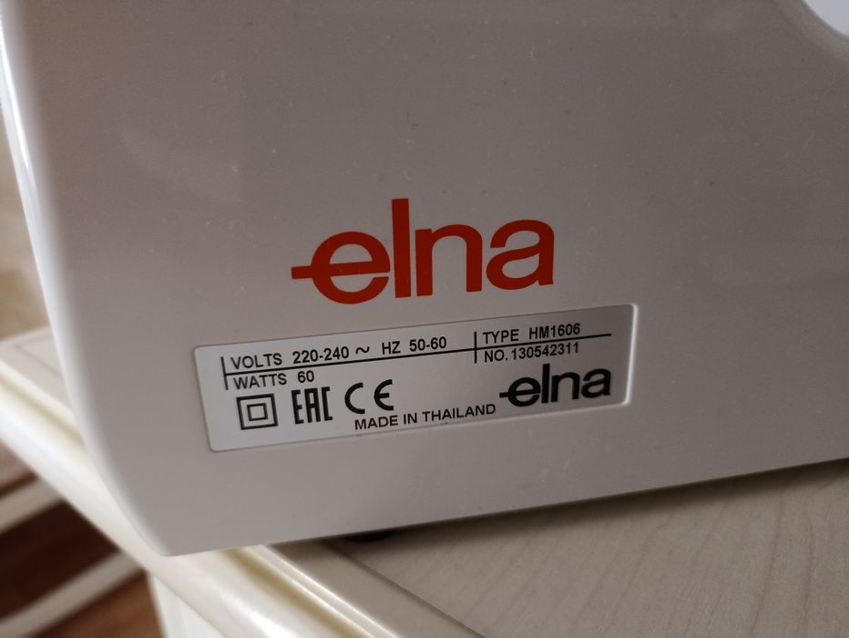 Продам швейную машинку ELNA HM1606