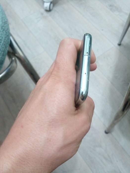 Телефон смартфон samsung s10e
