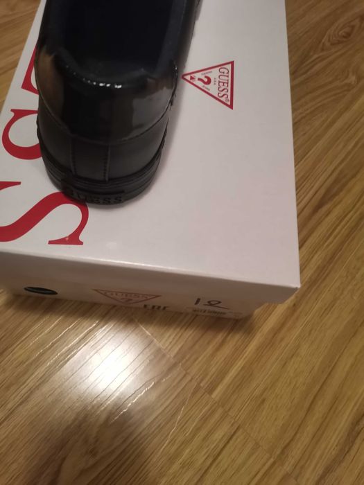 Дамски кецове Guess