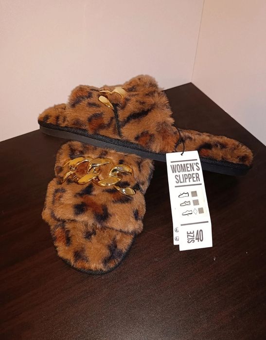 Papuci pufoși damă, cu model lanț, mărime 40