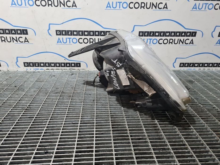 Far Stanga Jeep Compass 2011 - 2015 SUV 4 Usi (925) Cu lupă