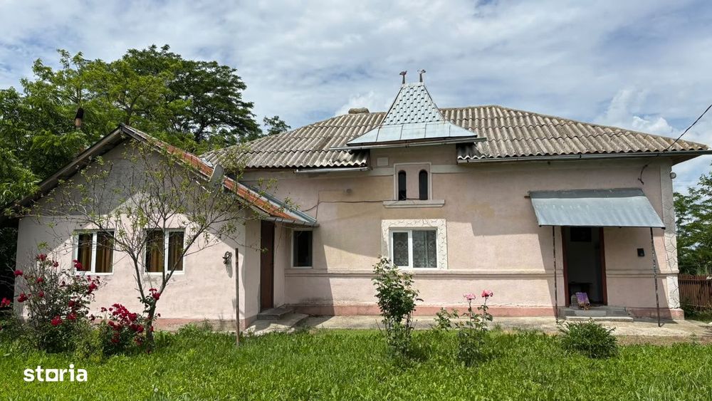 Casa langa Autostrada A1, Pitesti - Bucuresti, KM86, la nodul rutier