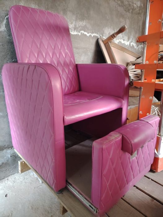 Педикюрное кресла.