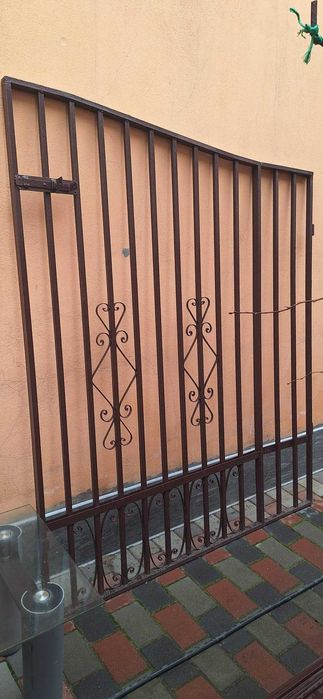 Porti metalice curte gard metalic