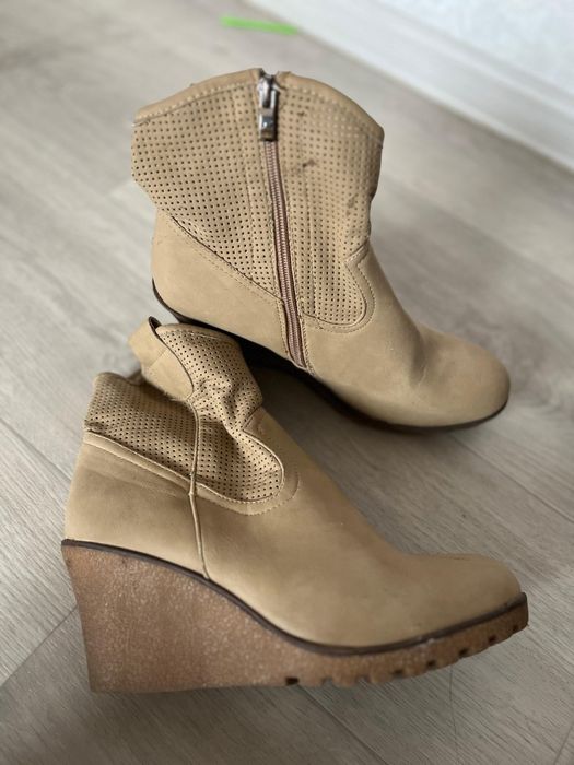 Срочно продам куртка,сапоги,туфли