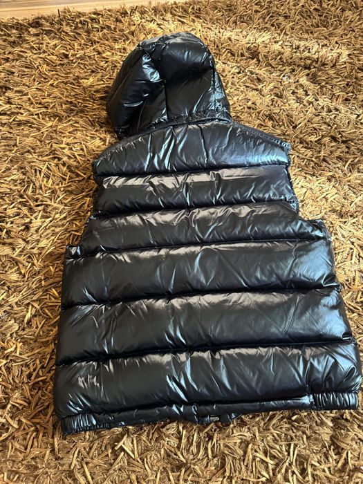 vesta moncler