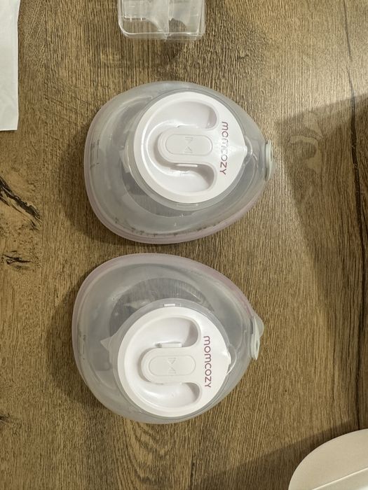 Momcozy v2 breast pump