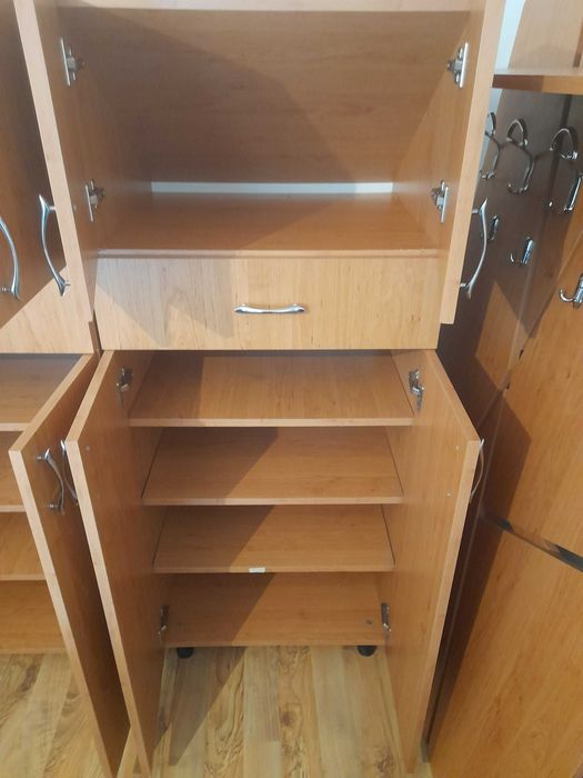 Cuier+2buc. Dulap Pantofi destinat sub casa scarii