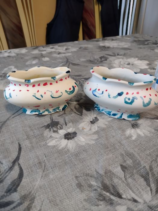 Керамични , гипсови съдове със сребърни орнаменти