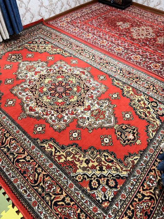 Gilam sotiladi shertsinoy 2 ta