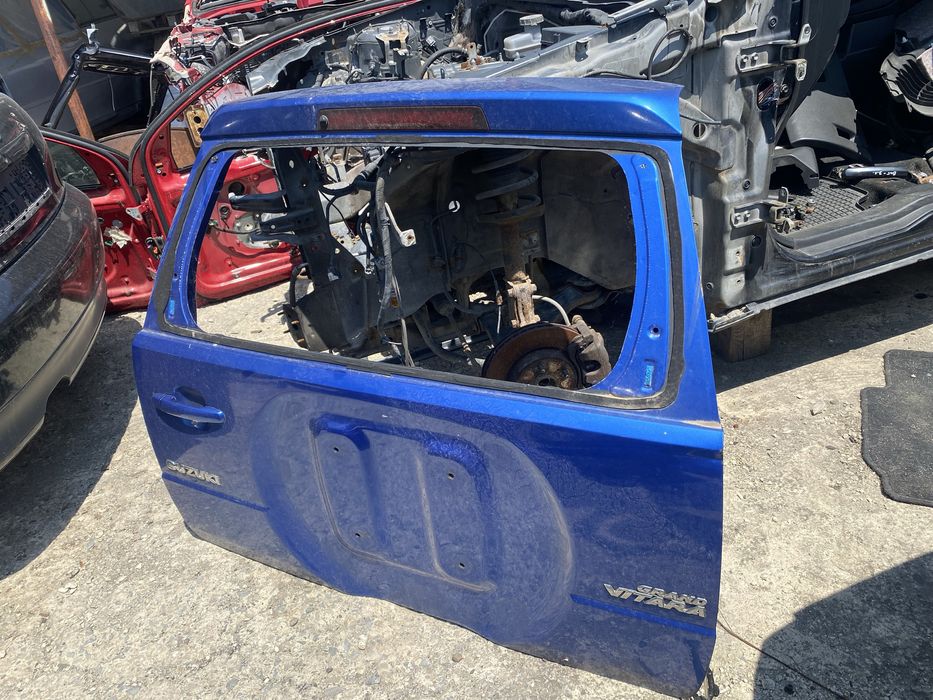 Багажник 5 та врата сузуки гранд витара 2006г дълга база