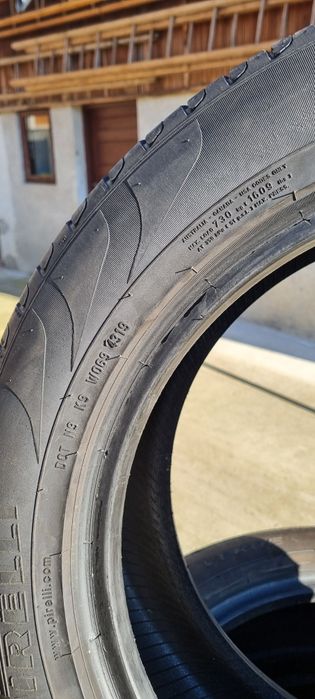 Vând cauciucuri Pirelli