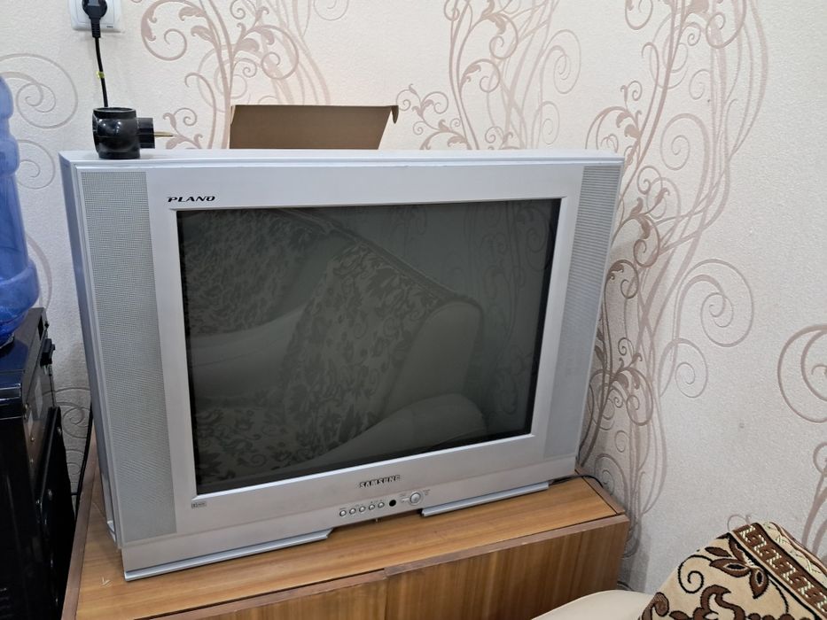 Продается телевизор "SAMSUNG"диагональ 72см.