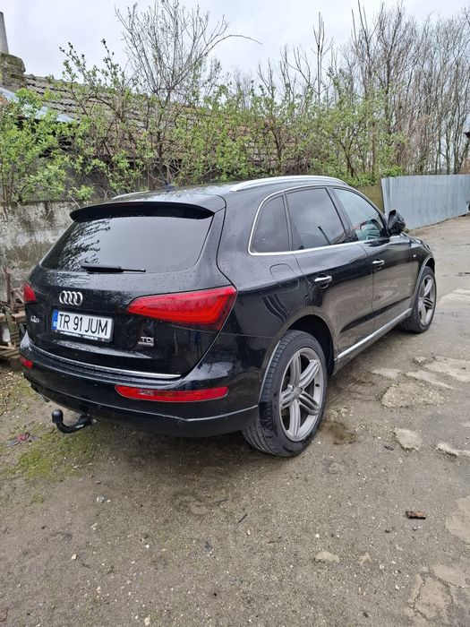 Vând Audi Q5.      .
